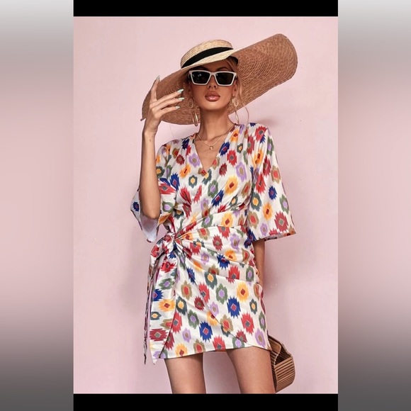 Floral print wrap dress - Picture 1 of 6